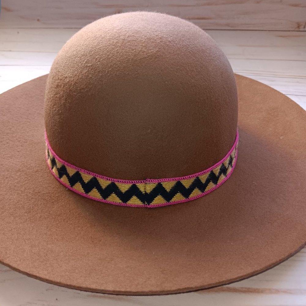 Wool Hat ** Fraying Inner Band - Picture 3 of 14